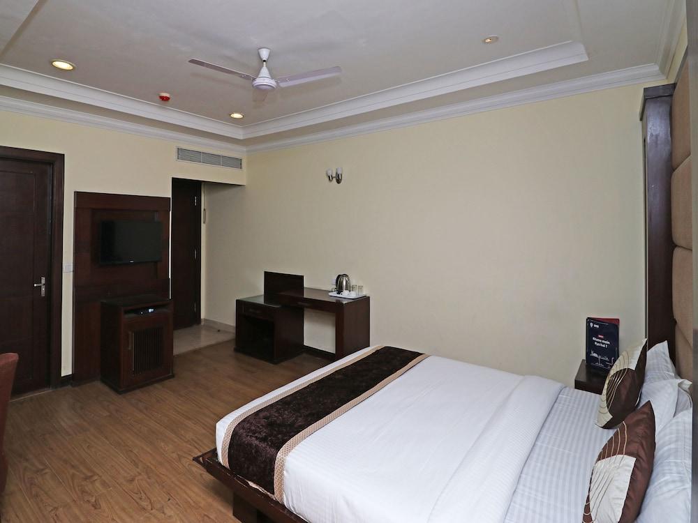 OYO 12532 Imperial Inn