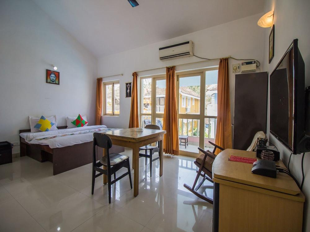 OYO 13345 Home Courtyard Chapora