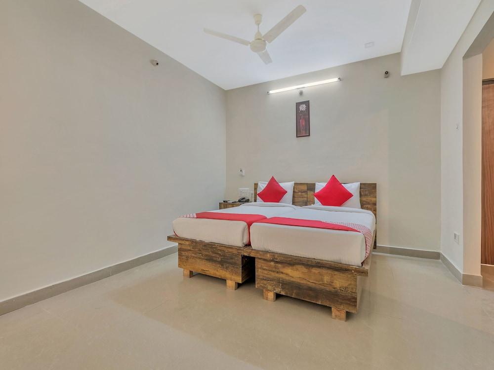 OYO 11969 Lotus Grand