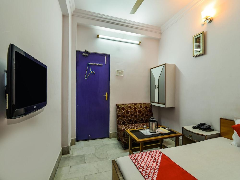 OYO 11732 Maharaja Inn