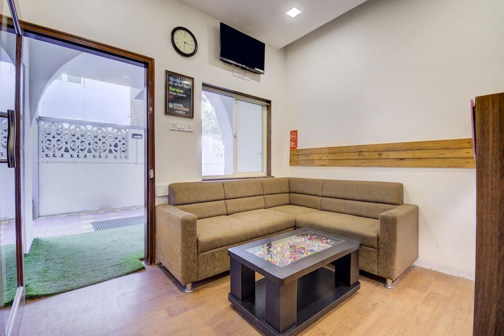 Collection O 11693 Hotel Sunshine