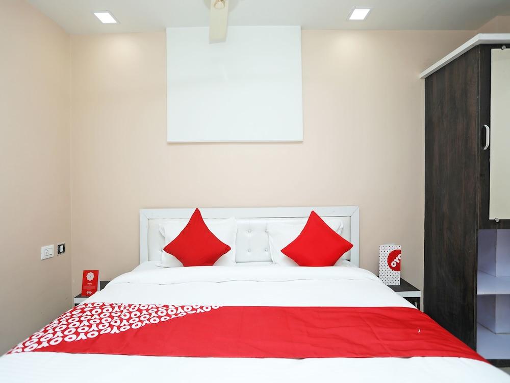 OYO 13822 Kolar Hotel