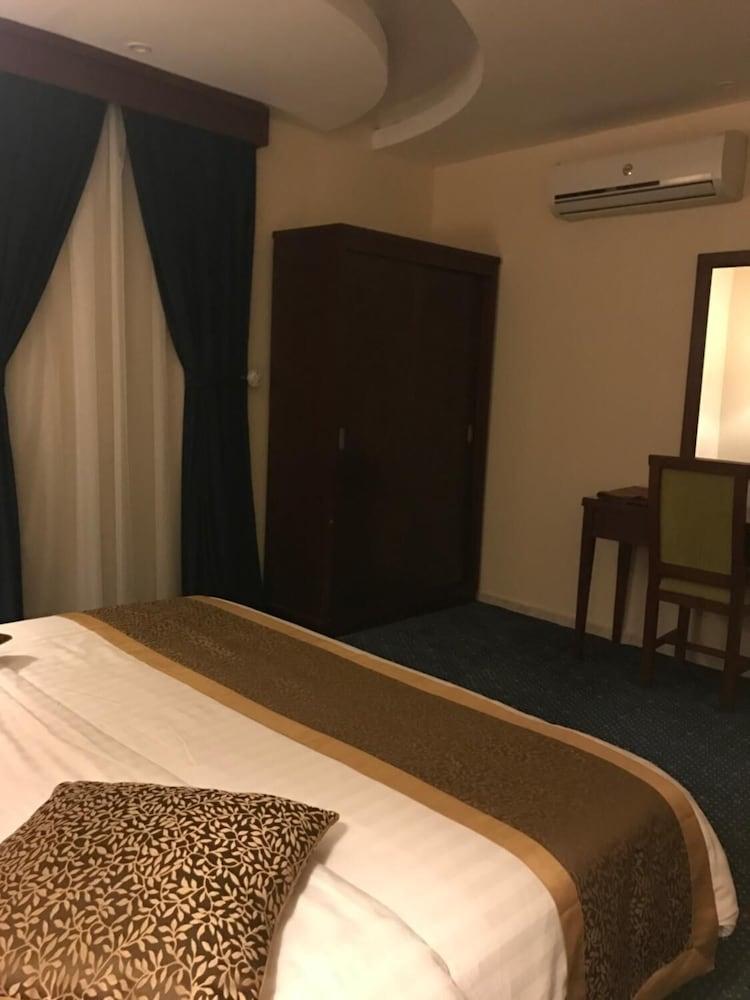 Ayoon Al-Mamlakah Hotel Suites