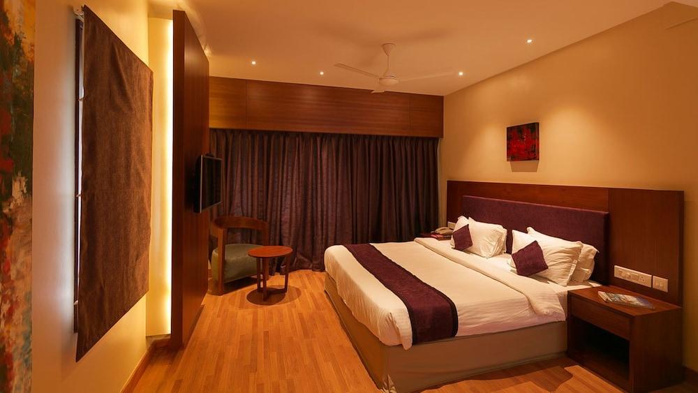 River Banks Madaparambil Resort