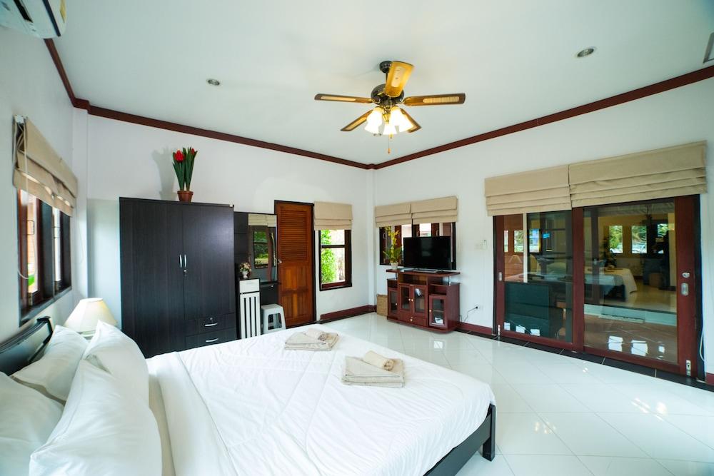 Naiyang Beach Private Pool Villa