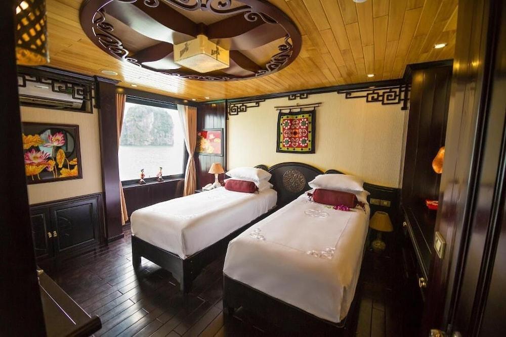 Dragon Legend Cruise