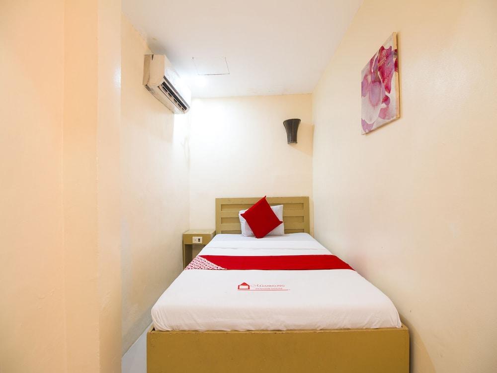 OYO 655 Mambaling Pension