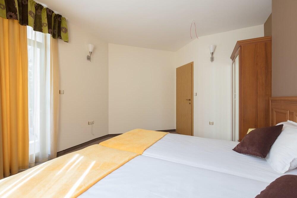 Beach Family Apartment