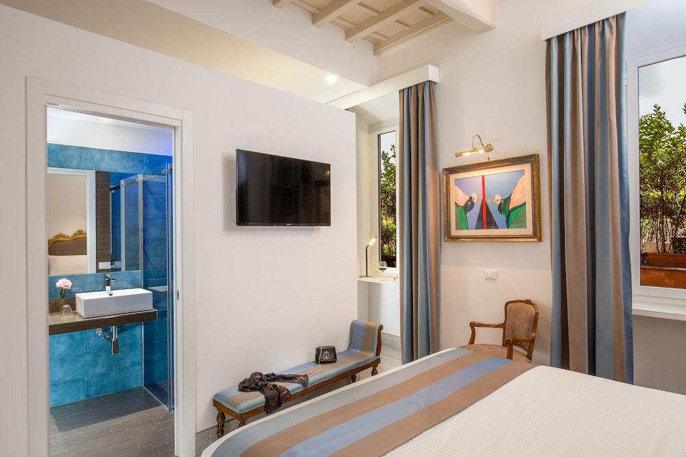 GCF Luxury Suites, Guest House