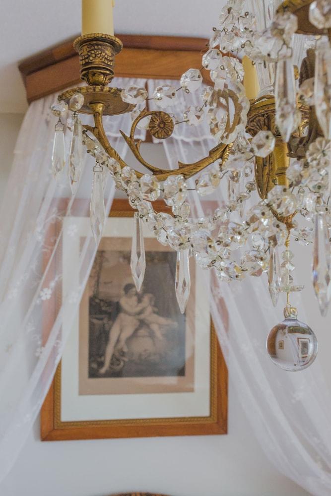 La Petite Maison près de l'Eglise