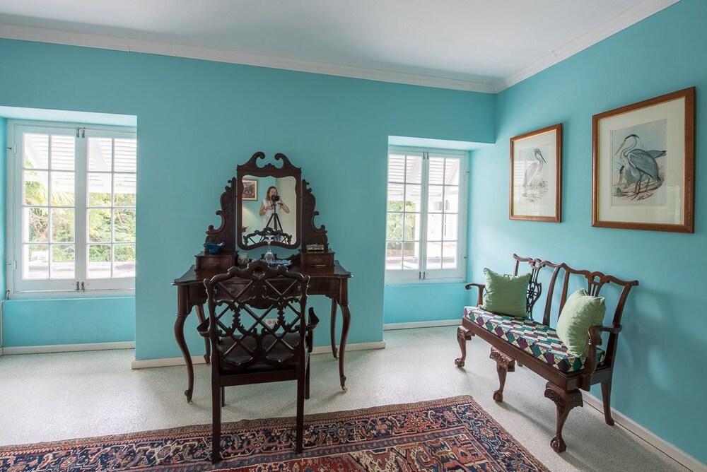 Colleton Guest House