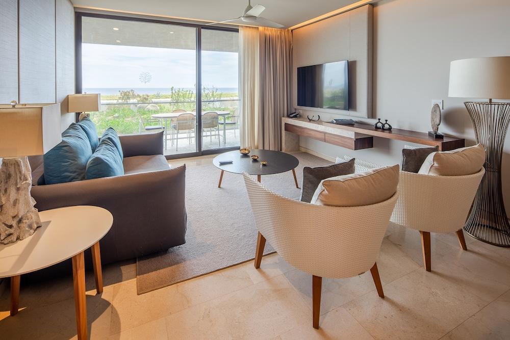 The Club at Solaz, Luxury Villas