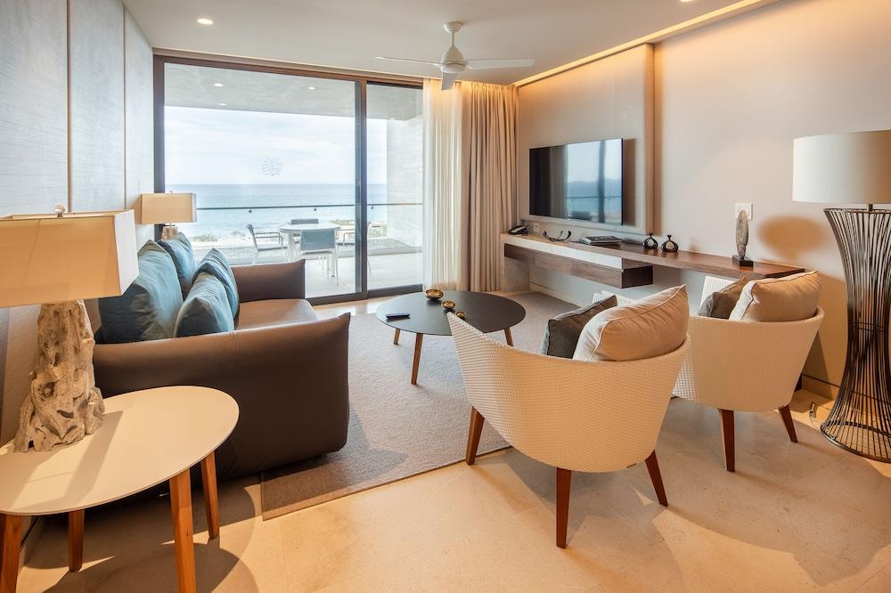 The Club at Solaz, Luxury Villas