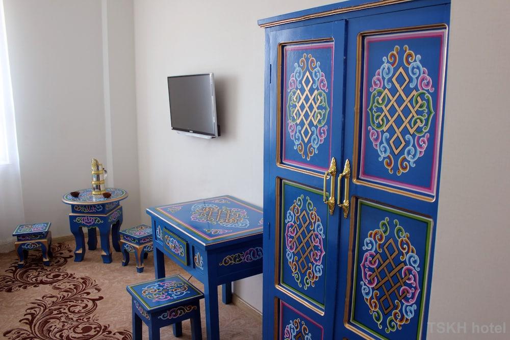 Tsetsen Khangai Hotel