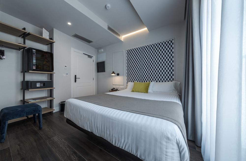 Intelier Victoria Hotel