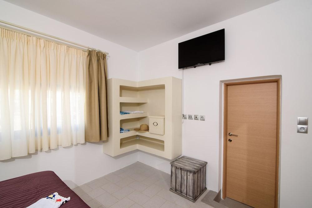 Villa George Santorini