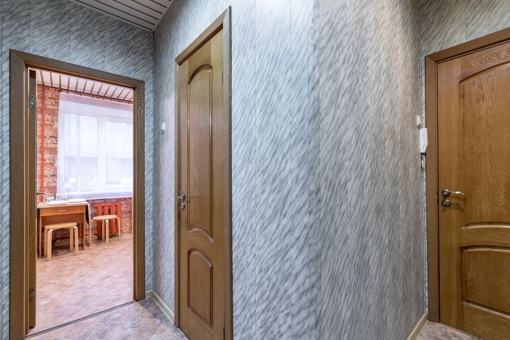 FlatHome24 on Yaroslavskiy 38