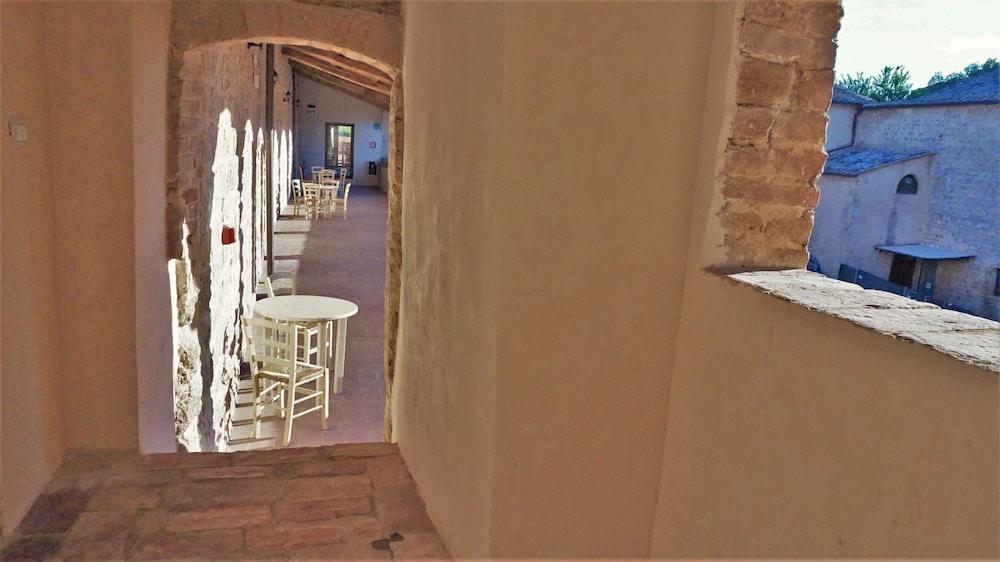 Contessa Ava Dei Lambardi - Hostel