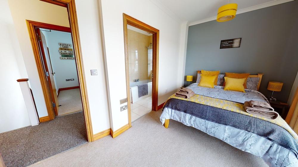 Cosy Dragon @pembrokeshire