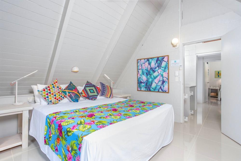 Natura Beach Pool Villa 1