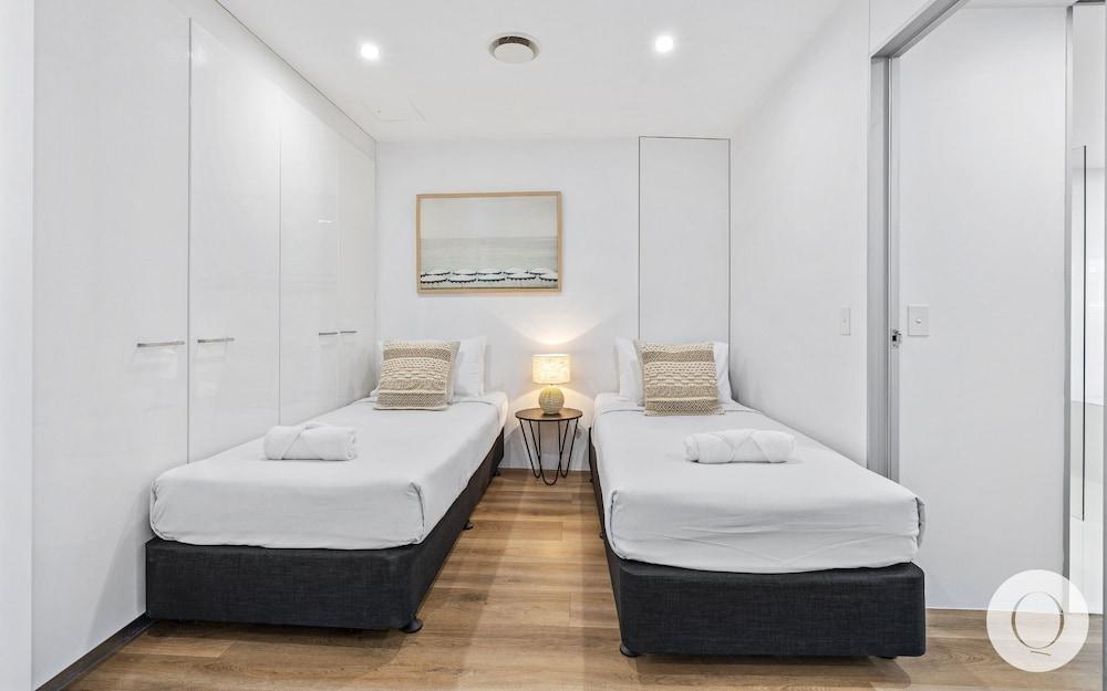 Circle on Cavill - Q Stay