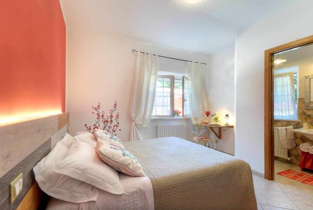 Bellafiora Bed & Breakfast