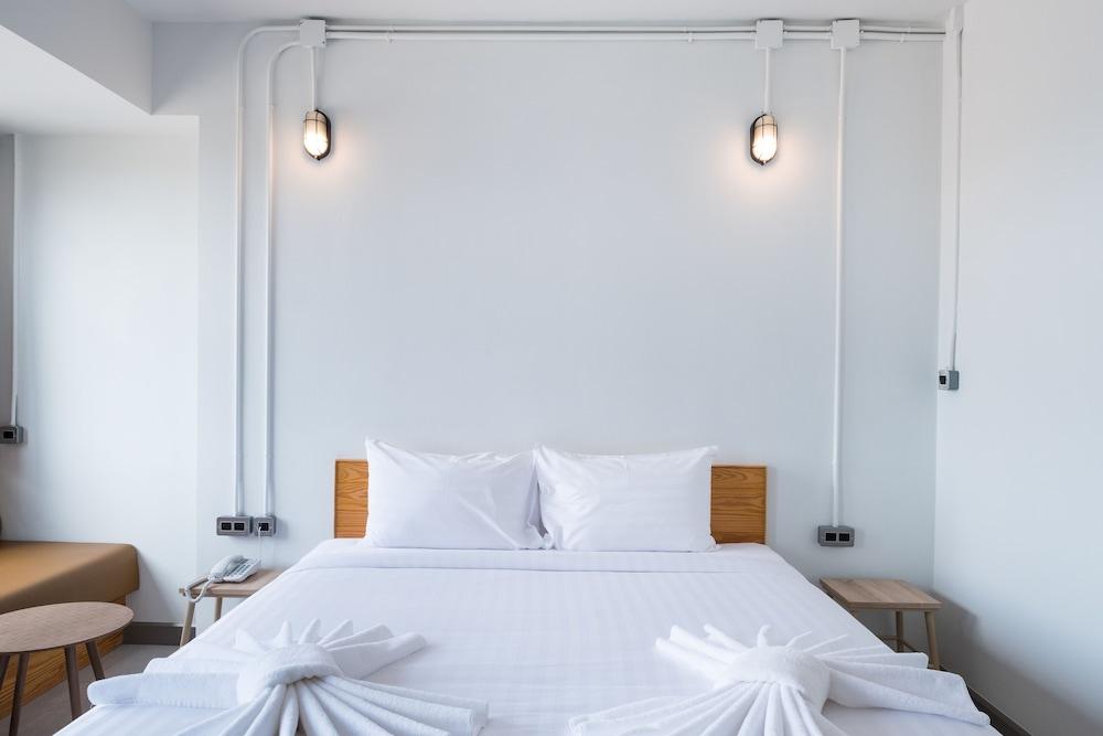 S.22 Hotel Suratthani