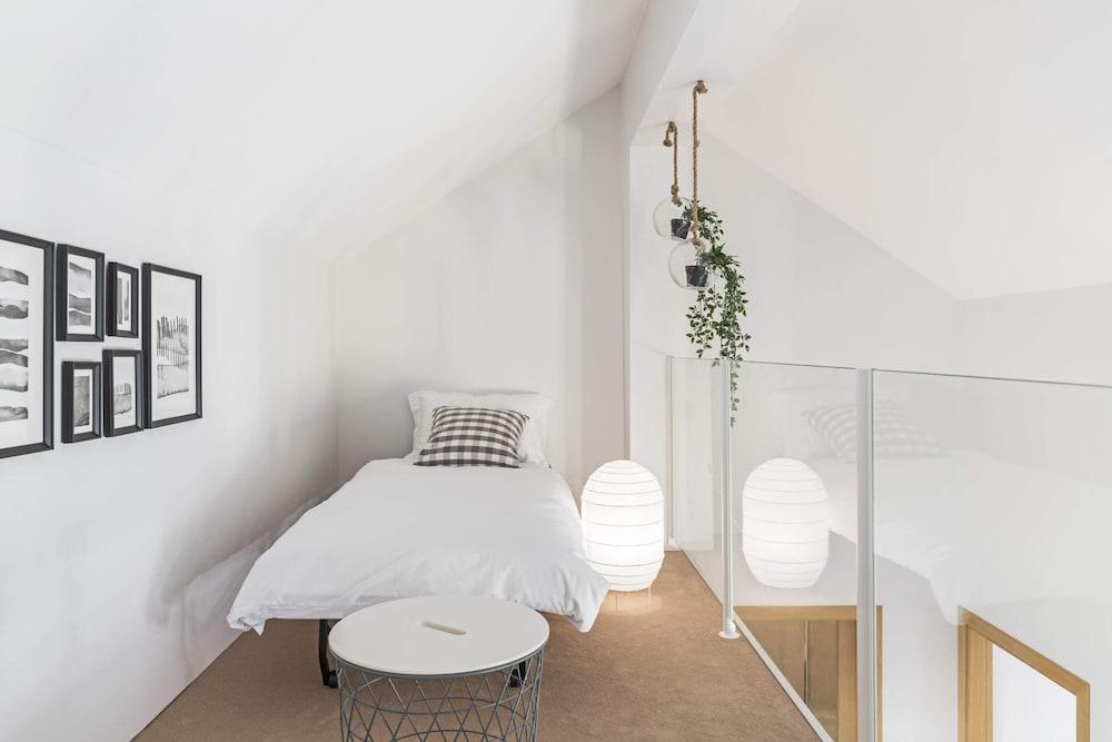 Comboio II by An Island Apart