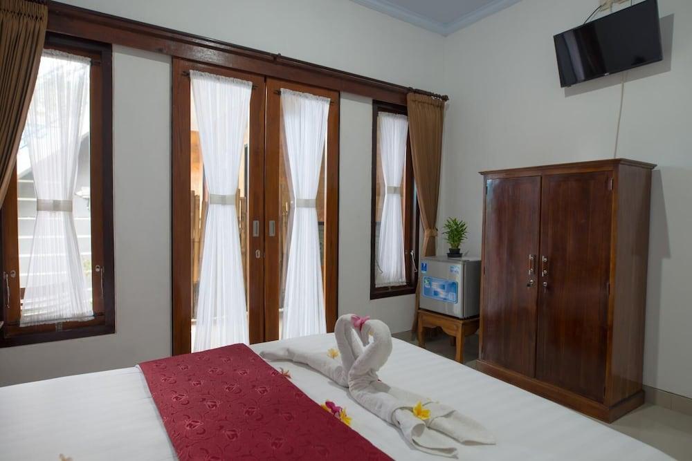 Jevon Cottage by WizZeLa