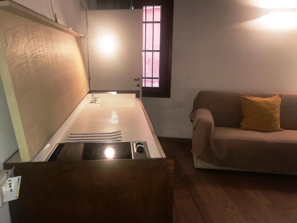 Modern Apartment in Venice GF