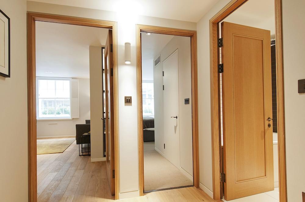 Superior St Christophers Place