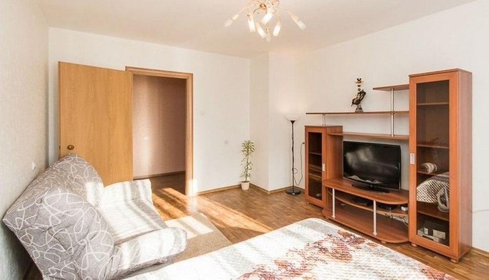 Apartments on Karla Marksa 44