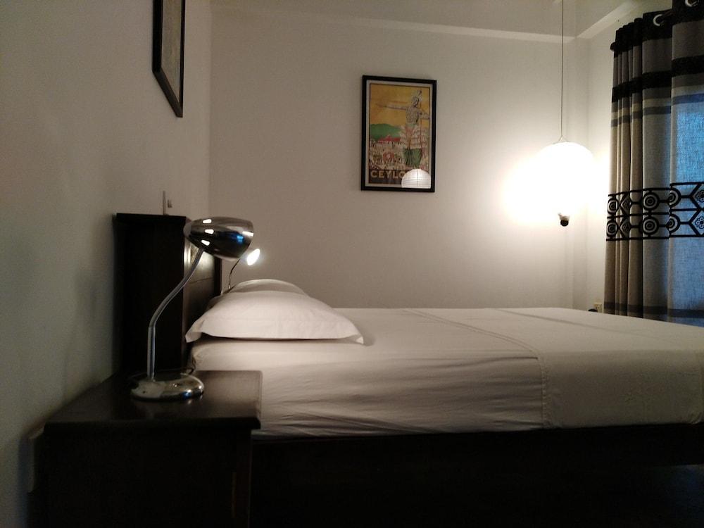 Lara's Place Unawatuna