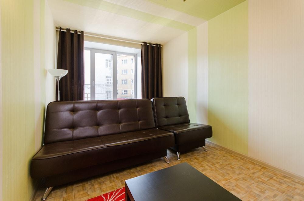 Apartments on Gorkogo 5 76