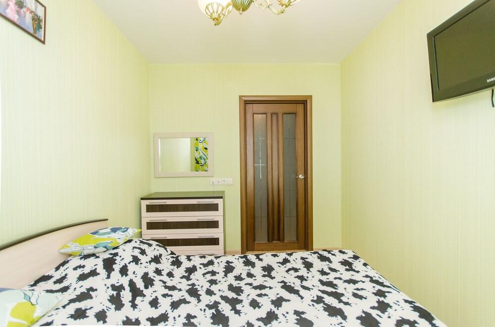 Apartments on Gorkogo 5 76