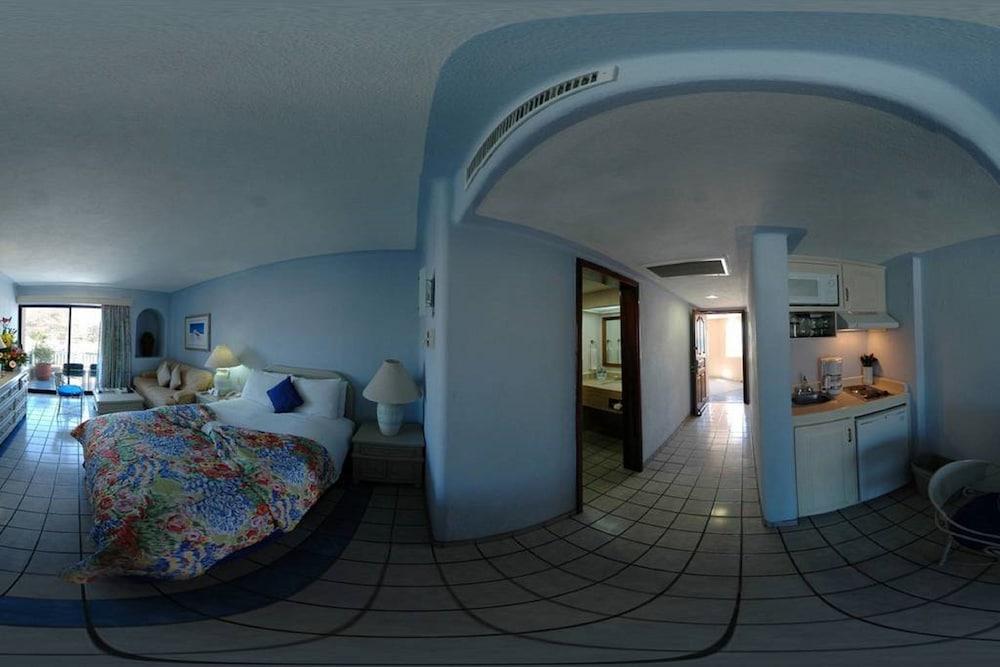 Great Nautical JR Suites (studio) in Cabo