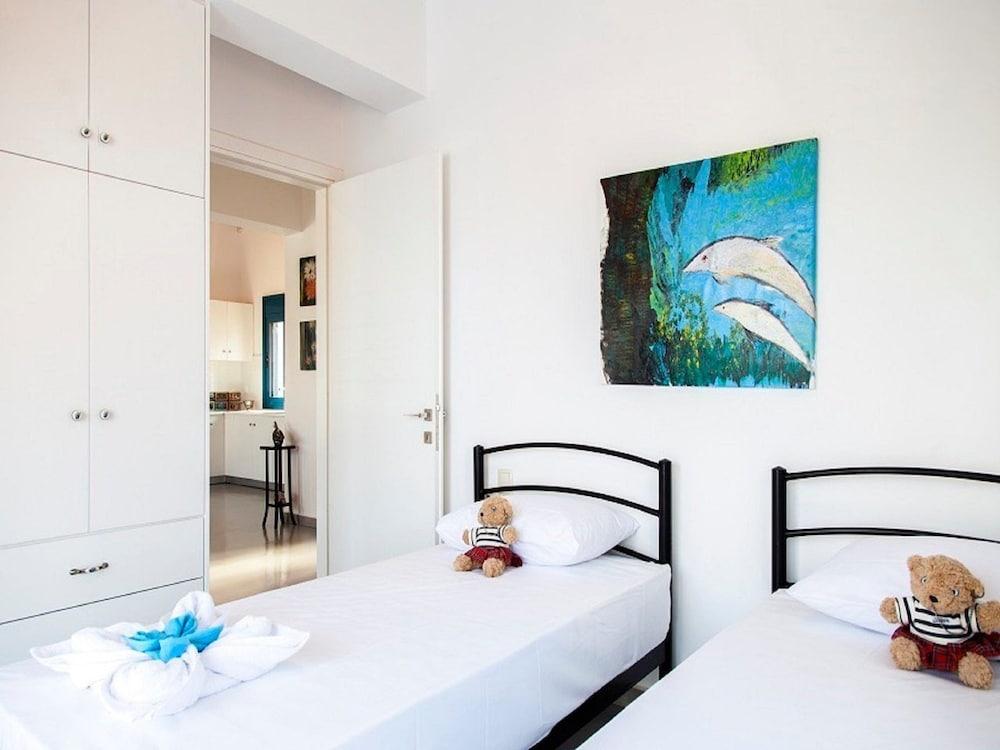 Zidanos Luxurious Villa