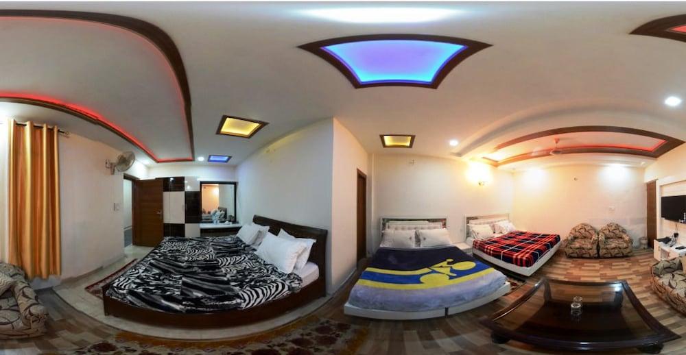 Hotel GST Grand Plaza