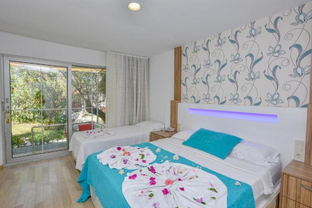 Clover Magic Altinkum Park Hotel