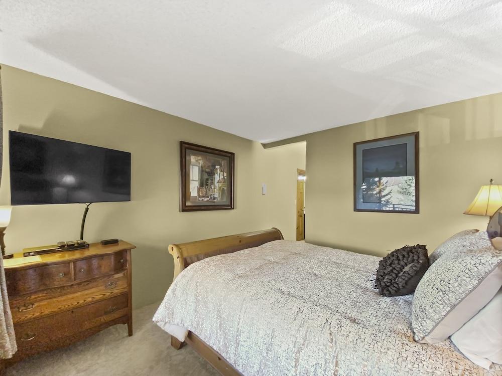 Powderhorn C302 2 Bedroom Condo