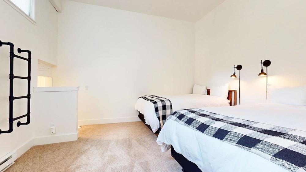 Summit #14 3 Bedroom Condo