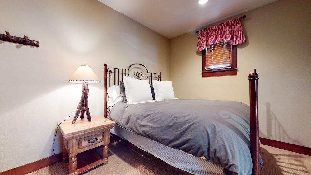 Timbers #1 4 Bedroom Townhouse