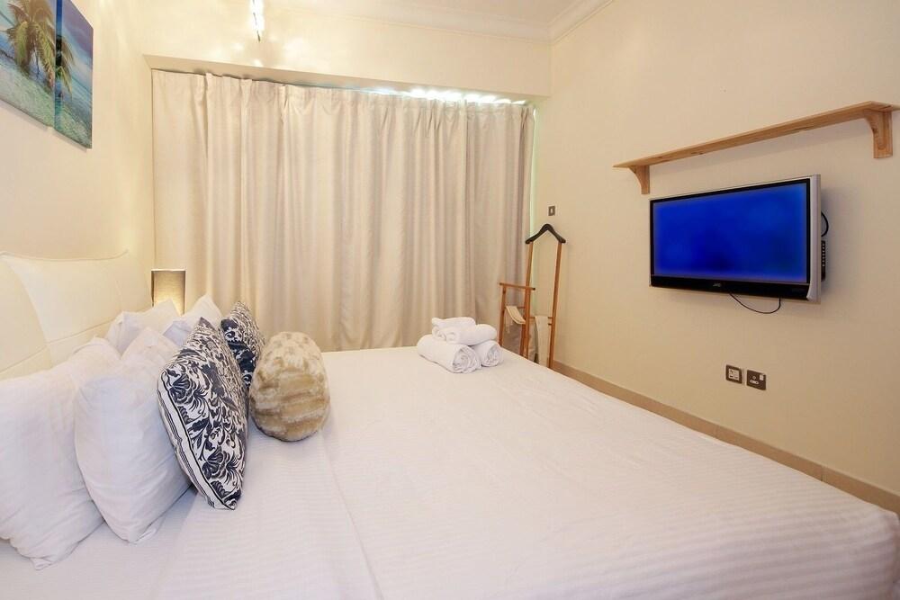 New Arabian Holiday Homes - 8 Boulevard