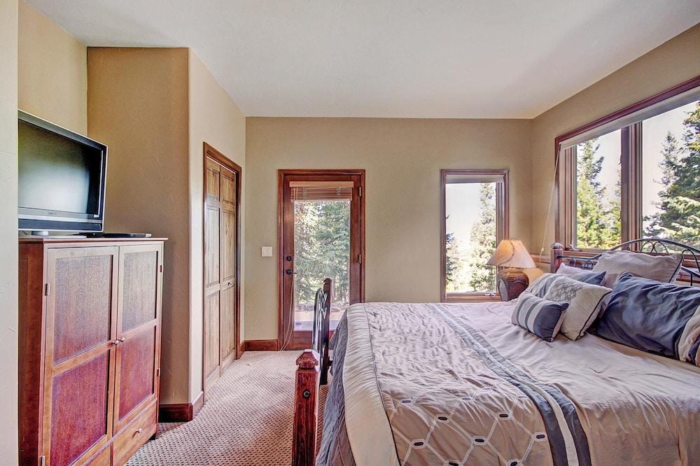 Big View Lodge 4 Bedroom Home