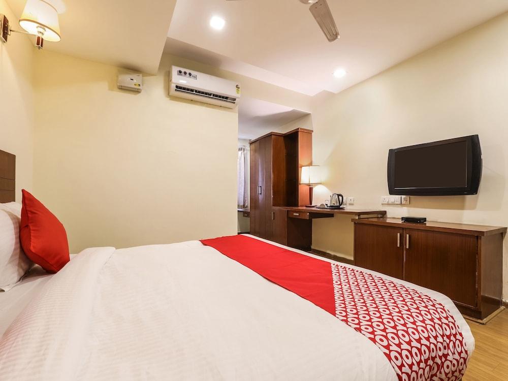 OYO 14680 Hotel Rainbow Park