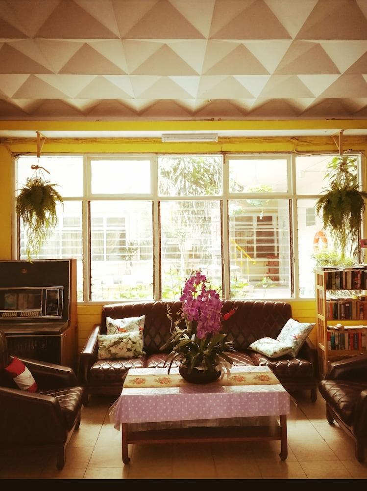 Miami Hostel Sukhumvit