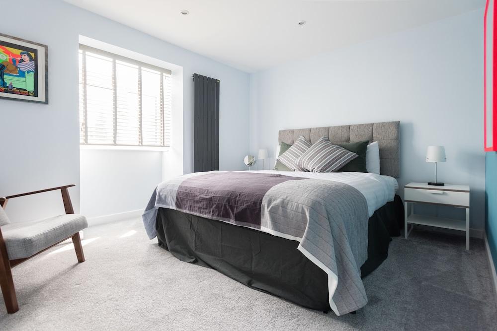 The Nine Elms Residence