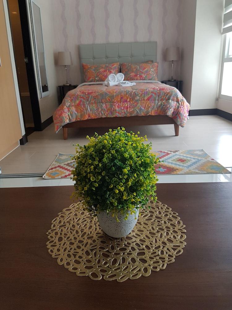 Mactan Newtown with Ocean View