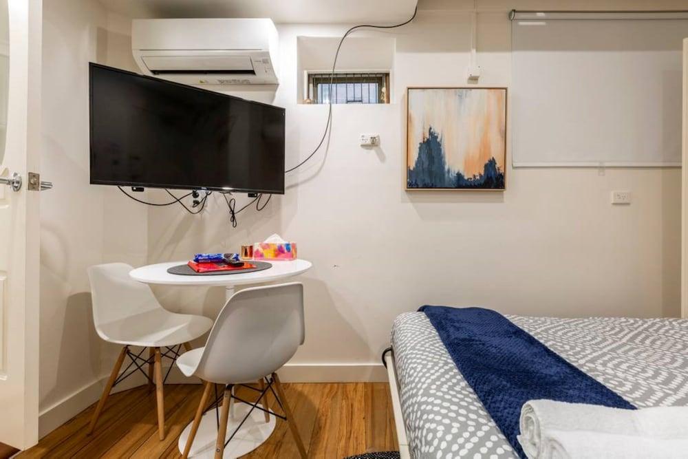 ReadySet Apartments on Anthony