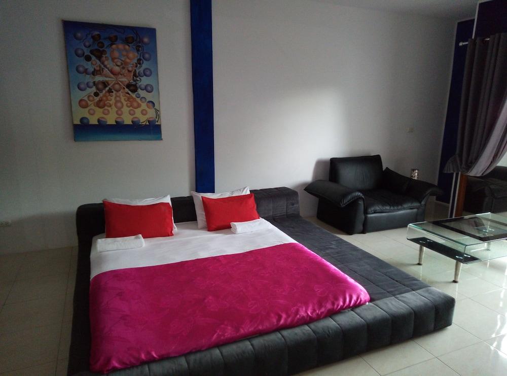 Room 4 Smart Travelers Rawai